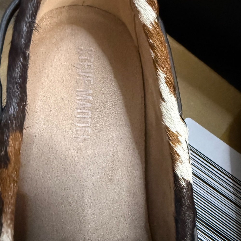 Women’s Cowhide Driving Moccasins in Brown & White - Picture 8 of 16